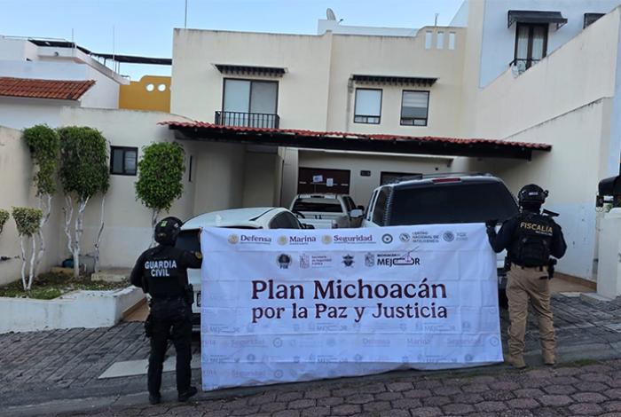 FGE detiene a cinco personas durante cateos en Morelia y Copándaro, entre ellas una mujer policía