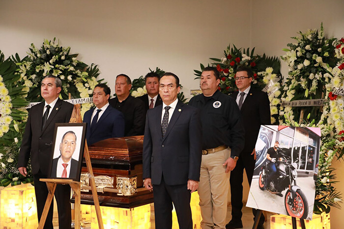 FGE realiza homenaje póstumo a comandante de la Policía de Investigación asesinado en un gym en Zamora