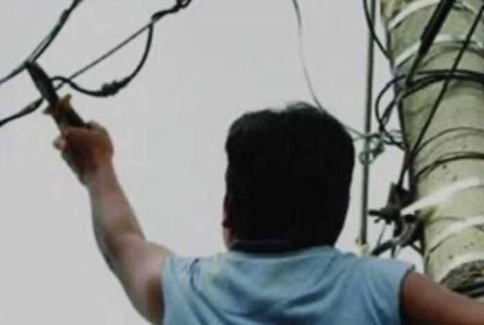 FGR investiga robo de luz con ‘diablitos’ en colonias de Apatzingán