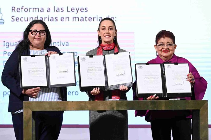 FIRMA PRESIDENTA CLAUDIA SHEINBAUM DECRETO POR EL CUAL SE REFORMAN LEYES SECUNDARIAS PARA PROTEGER A LAS MUJERES EN MÉXICO