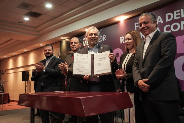 Firman decreto constitucional para el no endeudamiento