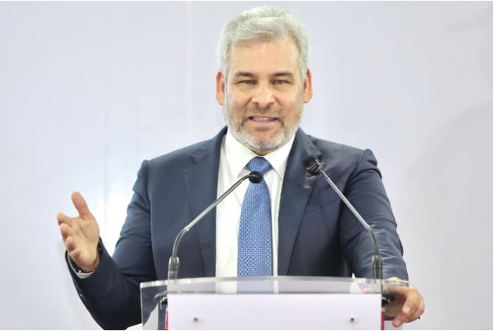Formalización laboral, fundamental para erradicar la pobreza en Michoacán: Bedolla