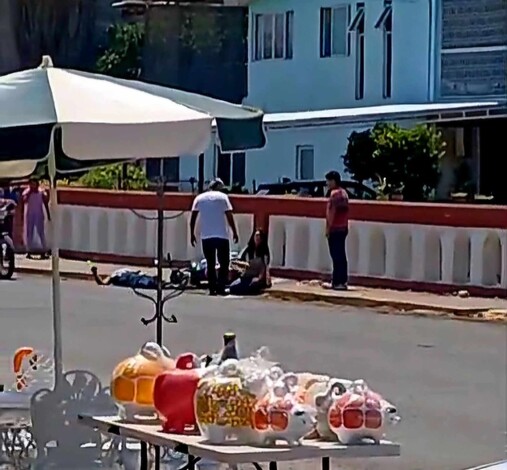 #Foto | Fallecen en hospital de Lázaro Cárdenas joven que fue baleada en Apatzingán