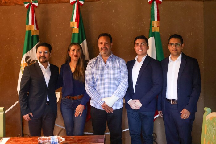 #Fotos | Gobierno de Pátzcuaro y Unicla, firman convenio de colaboración para otorgar becas