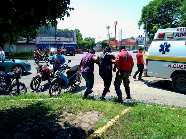 #Fotos | Joven motociclista fue atropellada por taxista que se dio a la fuga en Apatzingán