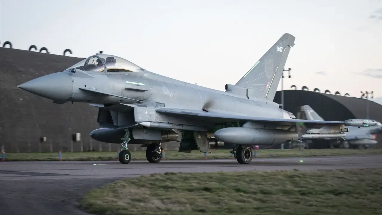 Francia, Reino Unido y Grecia se despliegan en la zona de conflicto