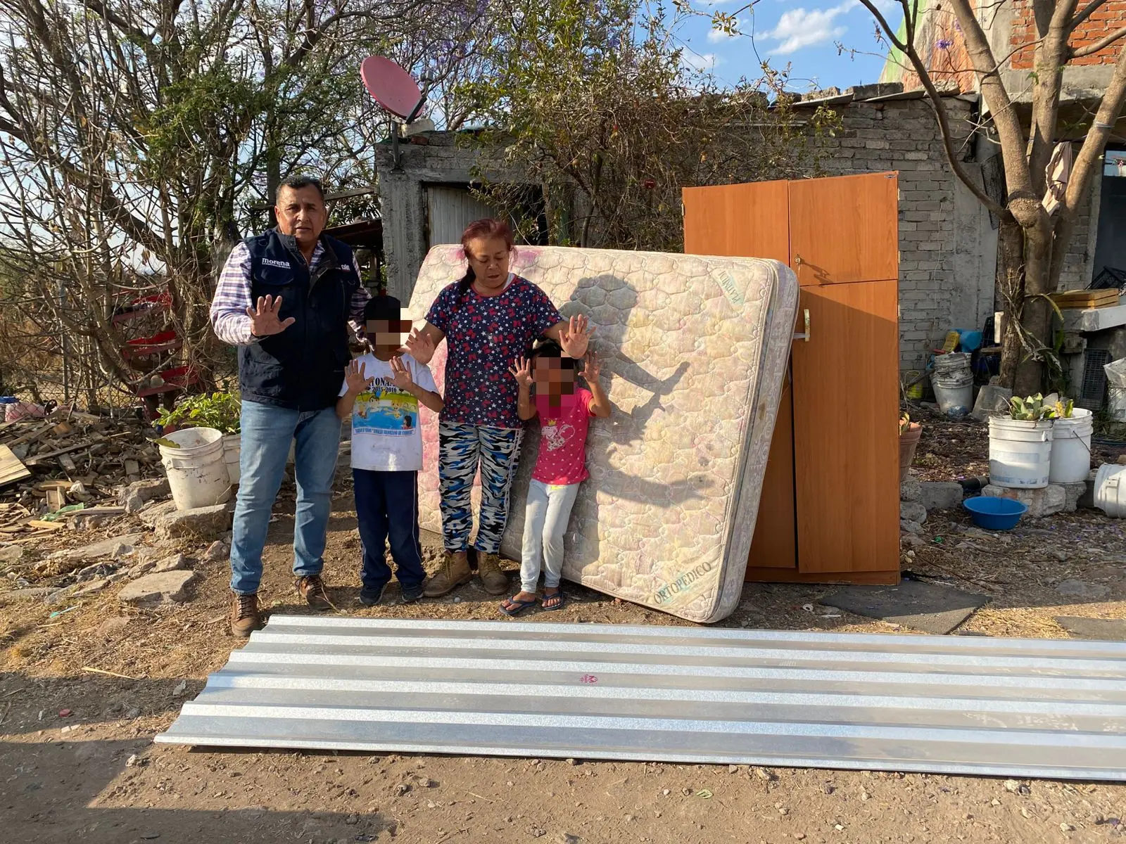 Fuera Tiliches devuelve esperanza a familia afectada por incendio: JC Barragán