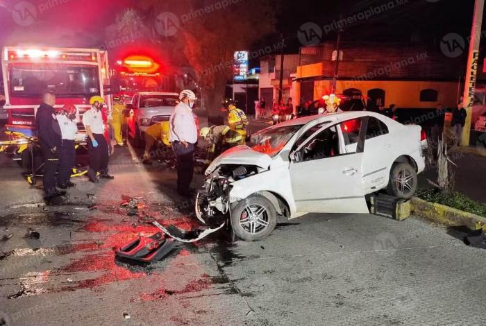 Fuerte ch0que en Av. Periodismo de Morelia deja un lesi0nado