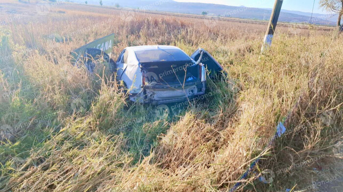 Fuerte choque entre moto y auto deja un lesionado, en Panindícuaro