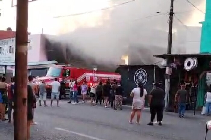 Fuerte incendio se registró en el Mercado Cuauhtémoc de LC