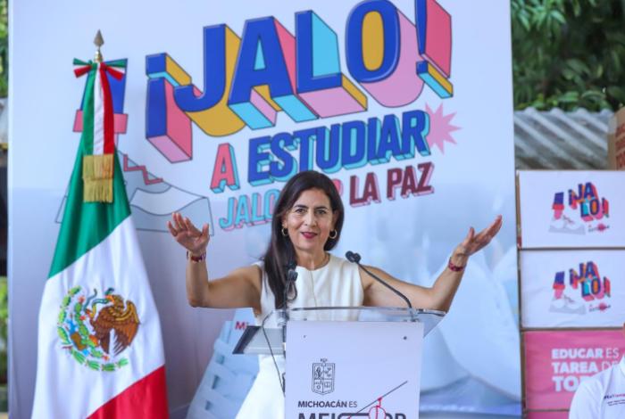 Gaby Molina pone en marcha la entrega de tenis, por tercer año consecutivo