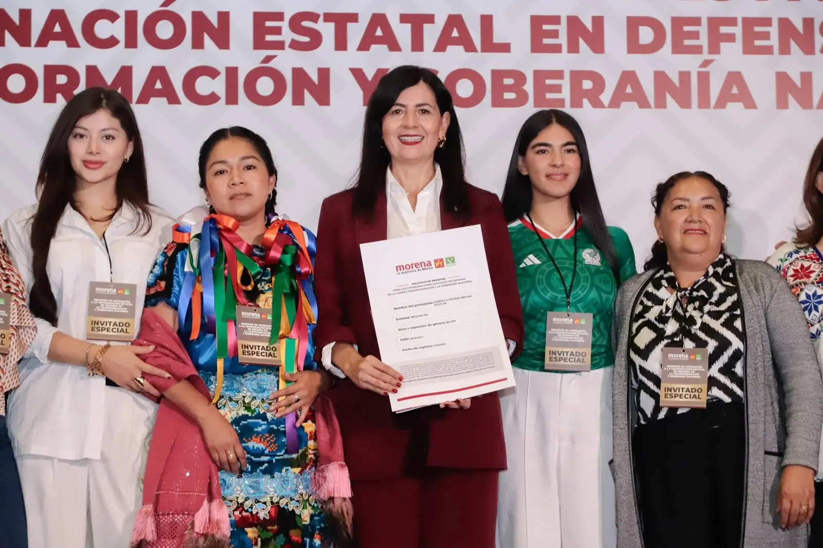 Gaby Molina se registra para la Coordinación de la Defensa de la Transformación en Michoacán