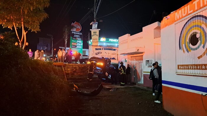 #Galería | Automovilista queda herida tras choque volcadura en Pátzcuaro