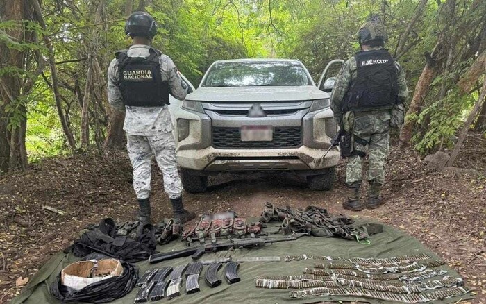 #Galería | Militares y guardias nacionales incautan armamento, droga y un vehículo robado en Buenavista