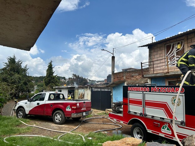 #Galería  | Se incendia fábrica de escobas en Pátzcuaro