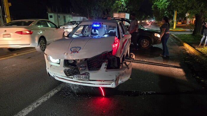 #Galería | Taxista y bebé heridos en aparatoso choque vehicular