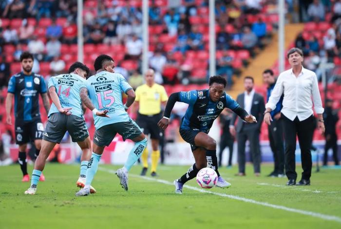 Gallos Blancos remontan y hunden al Puebla con un contundente 3-1 en La Corregidora