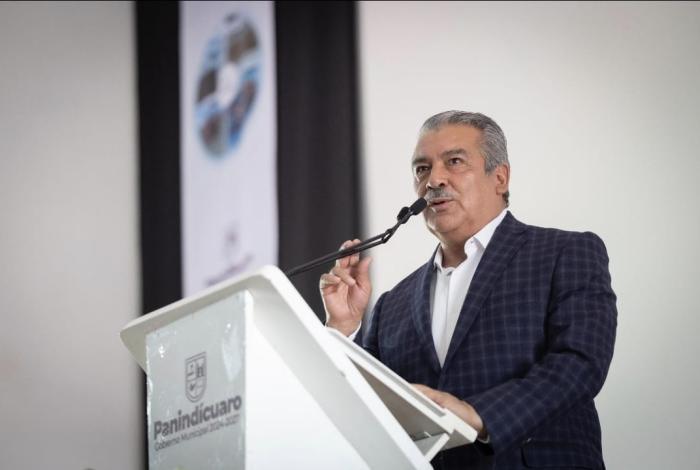 Gestiona Raúl Morón mejores condiciones para municipios de Michoacán