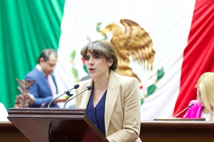 Giulianna Bugarini presenta iniciativa para combatir el ciberacoso en Michoacán