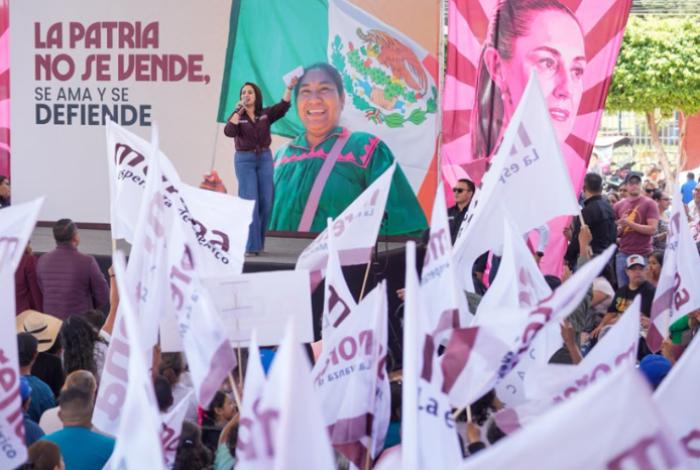 Gladyz Butanda moviliza ejército guinda en Zacapu en defensa de la 4T
