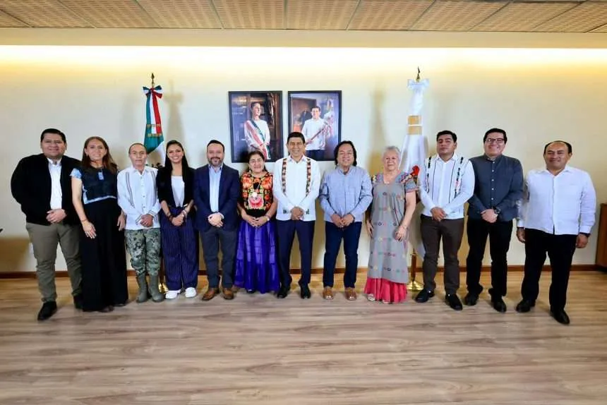 Gobernador de Oaxaca remueve a 24 funcionarios de su administración