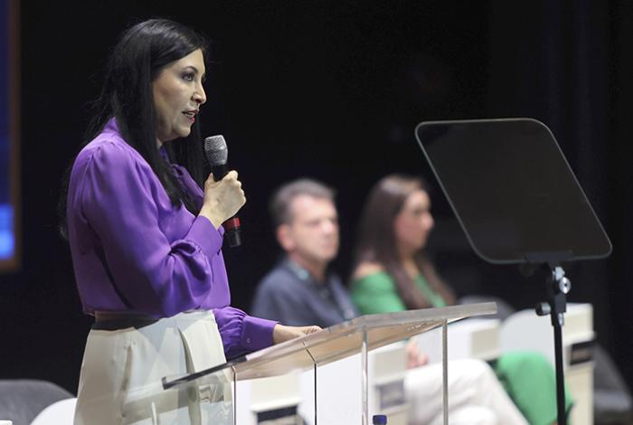 Gobernadora del Banco de México alerta de rezagos en igualdad de género en la banca