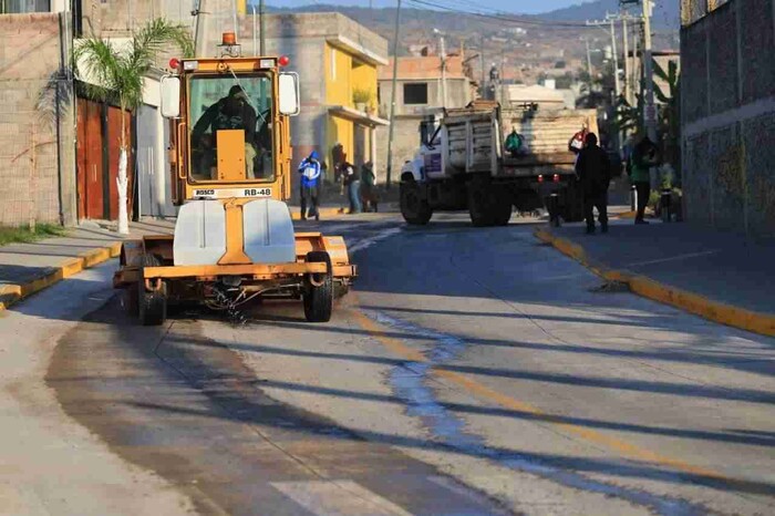 Gobierno de Alfonso Martínez entrega nueva calle con pavimentación integral al poniente