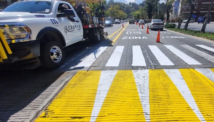 Gobierno de Morelia inicia balizamiento de Calzada Juárez para mejorar la seguridad vial