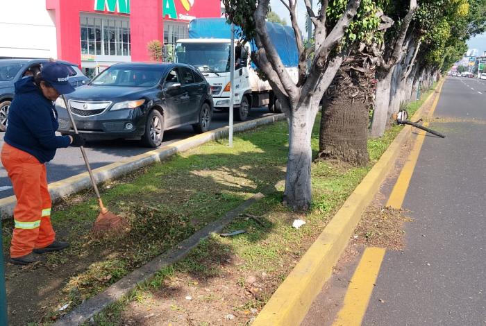 Gobierno de Morelia realiza labores de limpieza y mantenimiento en Libramiento Sur