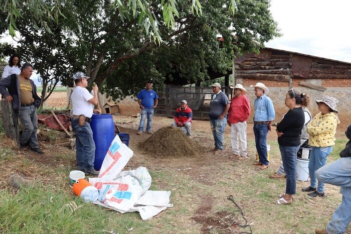 Gobierno de Morelia refuerza apoyo a productores agrícolas