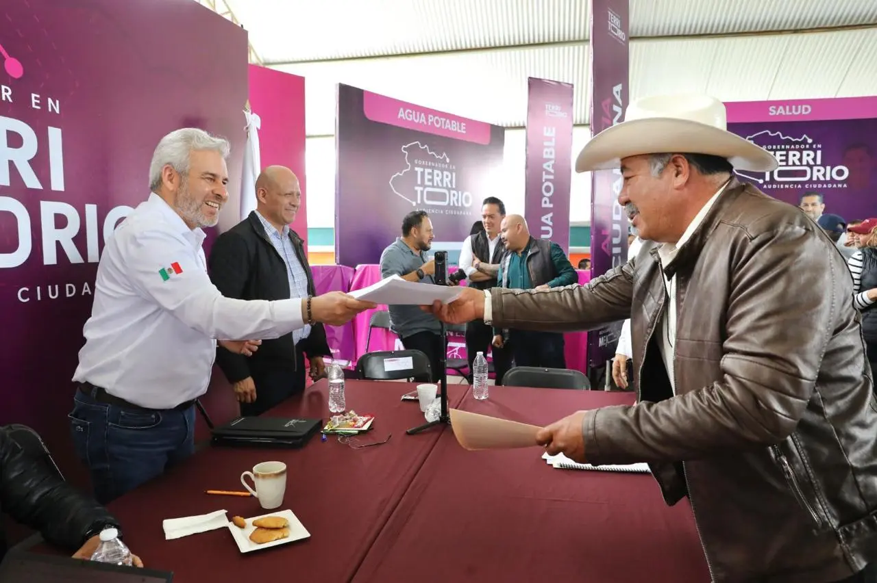 Gobierno de puertas abiertas; Bedolla lleva audiencia pública a Epitacio Huerta