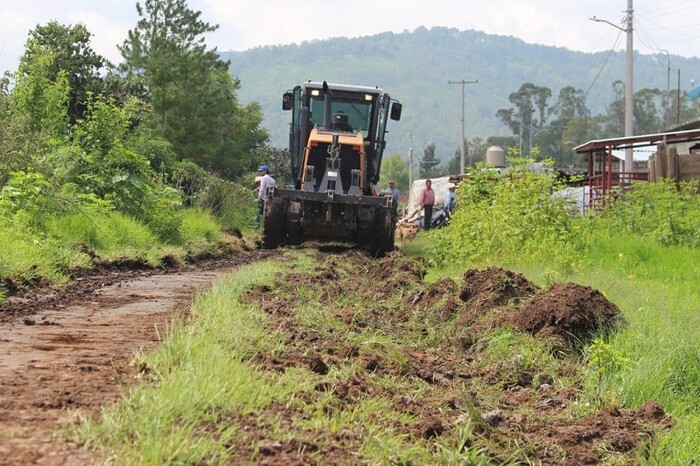 Gobierno Municipal continúa con trabajos de rehabilitación de caminos rurales