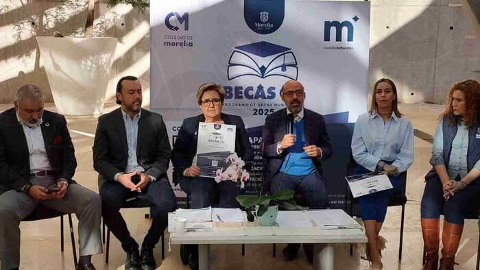 Gobiernos de Morelia presenta programa de Becas 2025, para combatir deserción escolar