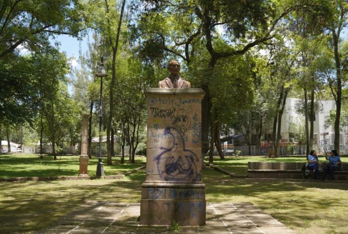 Grafiti y rayones ‘ahogan’ rinconcito del Bosque Cuauhtémoc