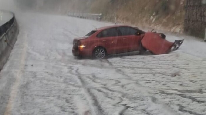 Granizada provoca accidente en la Autopista de Occidente