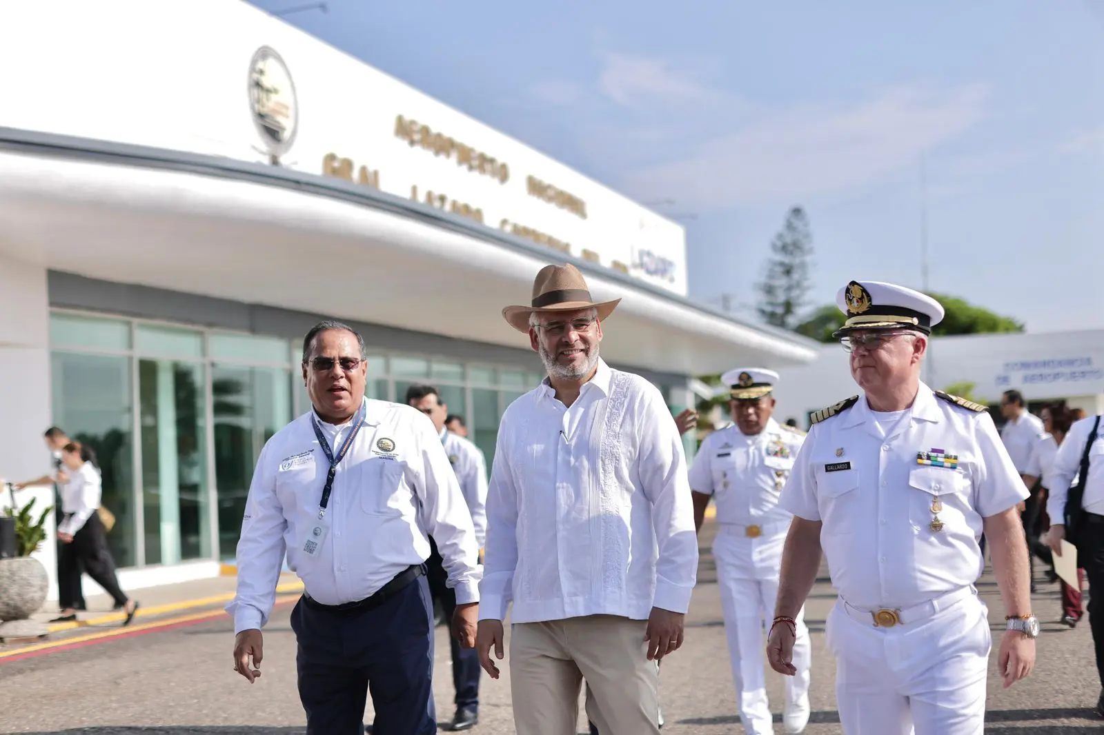 Grupo Aeroportuario de la Cdmx toma el control de la terminal en LC en septiembre: Bedolla