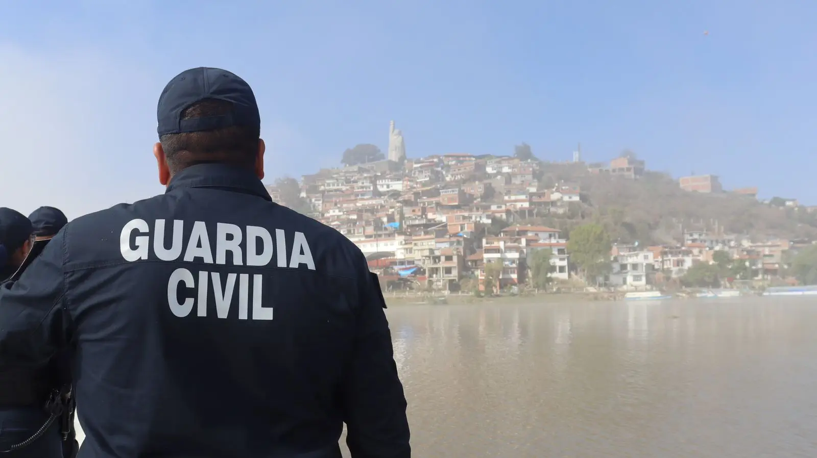 Guardia Civil mantiene operativo para prevenir extracción ilegal de agua en el lago de Pátzcuaro