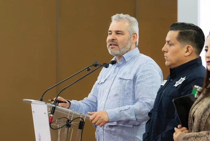 Guardianes del camino vigilan carreteras de Michoacán en tiempo real con videocámaras para auxilio inmediato: Bedolla