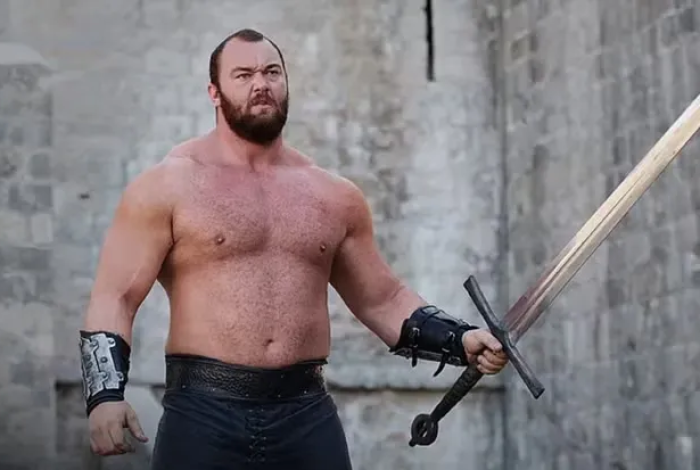 Hafþór Björnsson, actor de “Juego de Tronos” rompe récord mundial de peso muerto