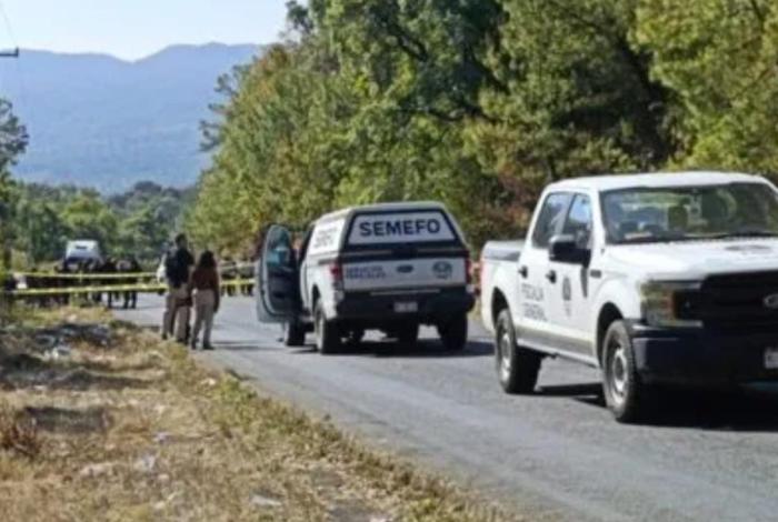 Hallan a hombre asesinado en camino de Tlalpujahua