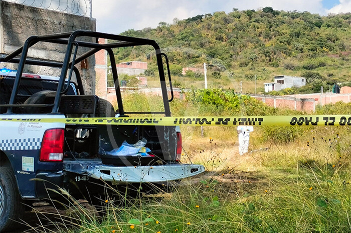 Hallan a un hombre sin vida en lote baldío de Cumbres del Quinceo, en Morelia