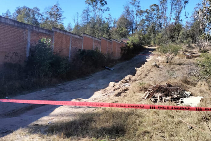 Hallan a una mujer ejecutada cerca de la Antigua Carretera a Pátzcuaro, en Morelia