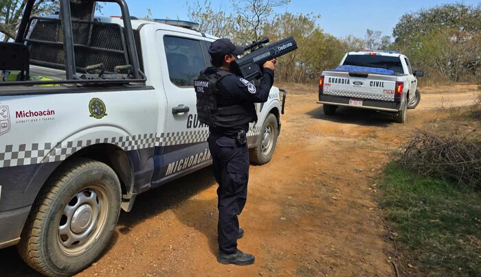 Hallan cadáver decapitado y putrefacto en Apatzingán