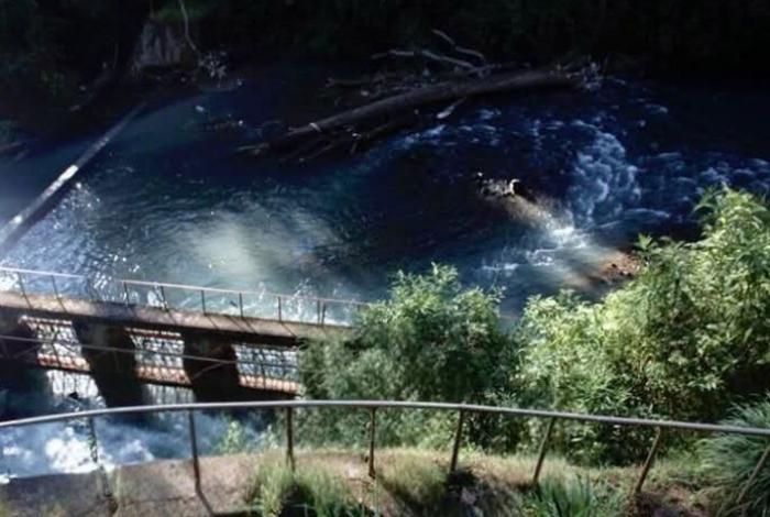Hallan cadáver en la presa de la CFE de Zumpimito, al sur de Uruapan