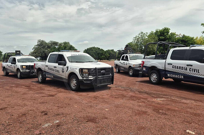 Hallan cadaver putrefacto y con huellas de violencia en canal de agua