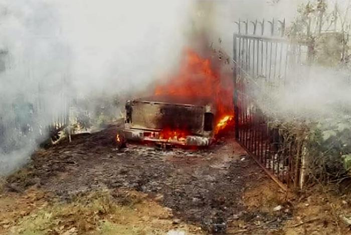 Hallan cuerpo calcinado dentro de camioneta en el municipio de Salvador Escalante