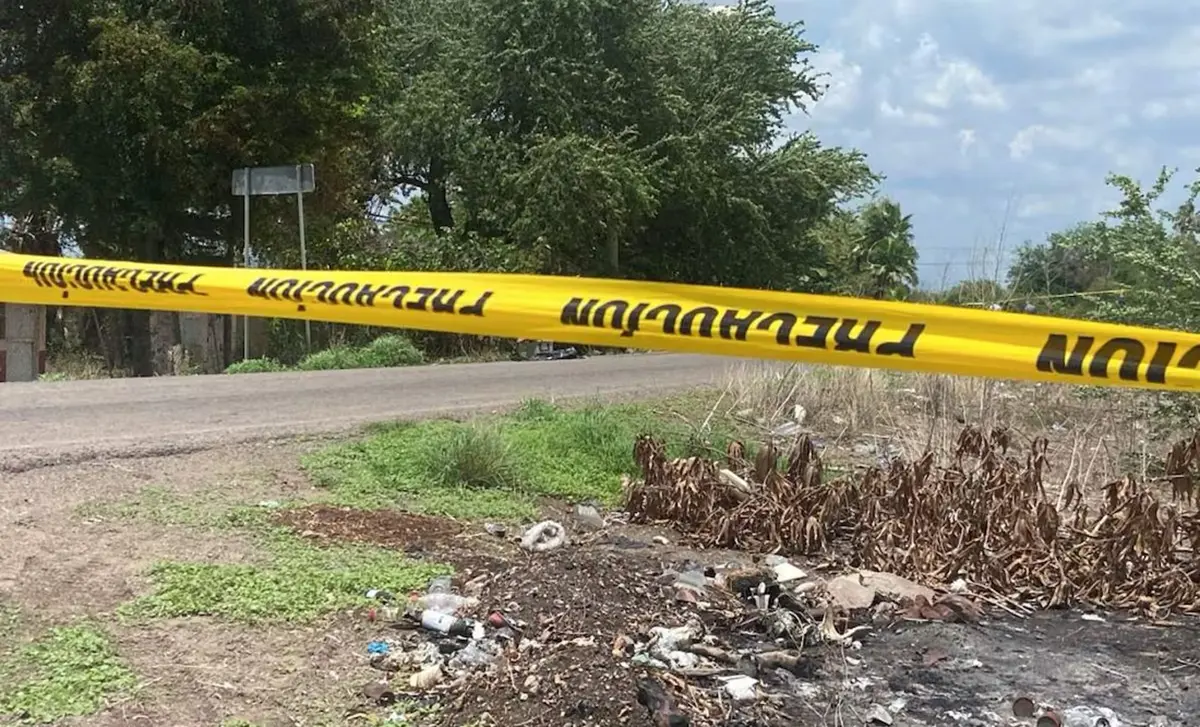 Hallan tres cuerpos sin en camino de terracería en Chiapas