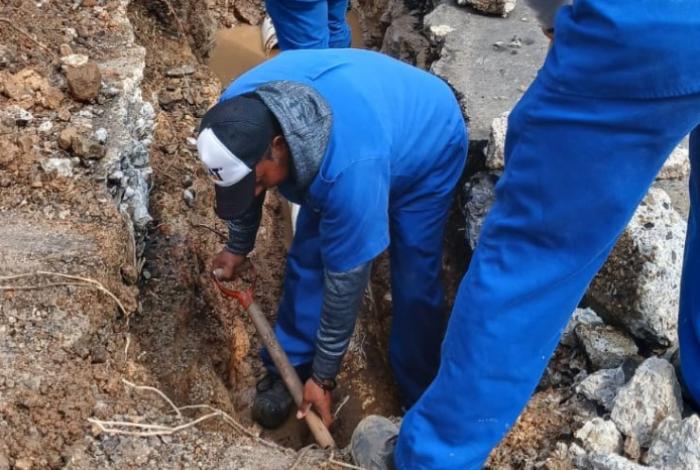 Hasta 40% del agua potable en Morelia se pierde por tomas clandestinas; OOAPAS va por multas