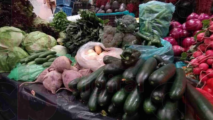 Hasta en 120 pesos el manojo de cilantro en mercados de Morelia