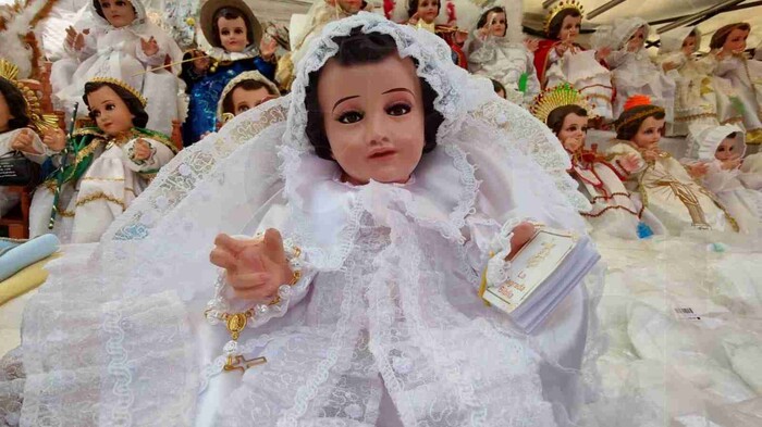 Hasta en 580 pesos, los ropones para vestir al Niño Jesús